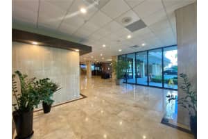 400 Kings Point Dr 411, Sunny Isles Beach