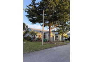 8204 Nw 100th Ln, Tamarac