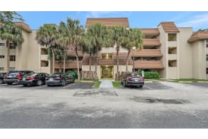 481 Ives Dairy Rd 105-4, Miami