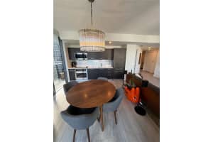 55 Sw 9th St 1701, Miami