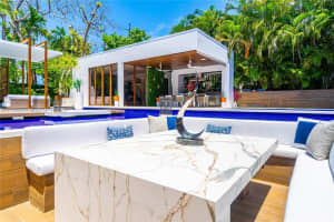 3009 Pine Tree Dr, Miami Beach