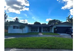 861 N Bel Air Dr, Plantation