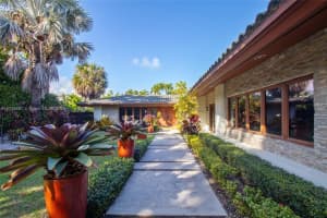 2425 Barcelona Dr, Fort Lauderdale