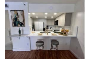 540 Brickell Key Dr 728, Miami