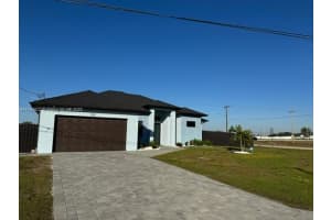 512 Ne Juanita Pl, Cape Coral