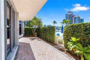 3530 Mystic Pointe Dr 102, Aventura