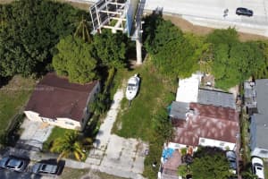 321 Nw 37th St, Miami