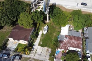 321 Nw 37th St, Miami