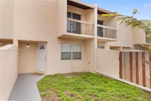 3662 Sw 59th Avenue 2, Davie
