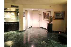 3500 Mystic Pointe Dr 1905, Aventura