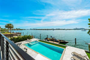 1300 S Venetian Way, Miami