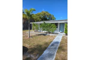 803 Ridge Rd 7, Lantana