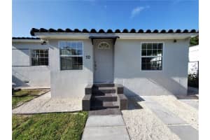 70 Nw 33rd St, Miami