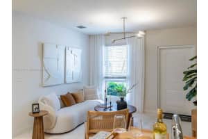 610 Ne 2nd St 207, Dania Beach