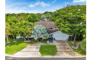 9473 Nw 49th Doral Ln, Doral