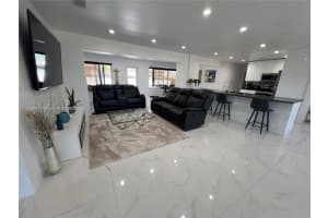 700 Nw 9th Ct, Hallandale Beach