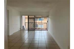 8889 Fontainebleau Blvd 403, Miami