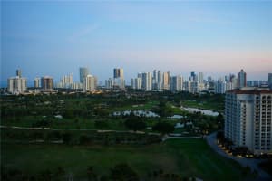 20335 W Country Club Dr 2608, Aventura