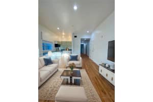 929 Michigan Ave 5, Miami Beach