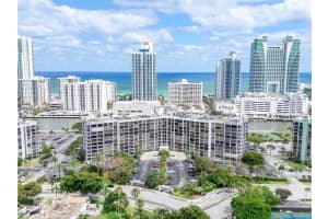600 Parkview Dr 1109, Hallandale Beach