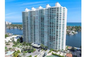 20201 E Country Club Dr 1808, Aventura