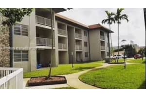 13920 Lake Placid Ct B15, Miami Lakes