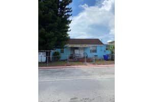 2156 Nw 32nd St, Miami