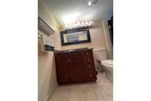 2562 N Garden Dr N 301, Lake Worth