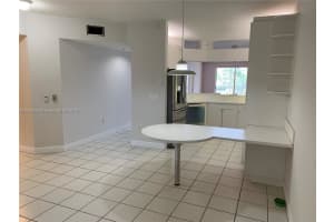 10730 Nw 66th St 203, Doral