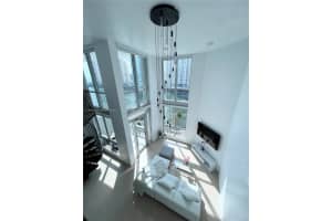 300 S Biscayne Blvd L-814, Miami