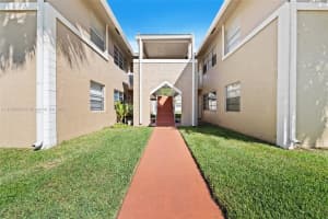 835 Twin Lakes Dr 30-c, Coral Springs