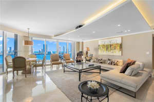 2600 Island Blvd 1605, Aventura