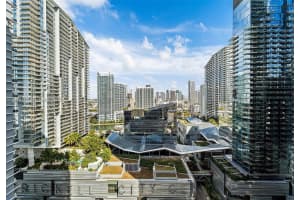 55 Sw 9th St 1107, Miami