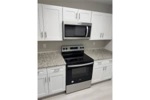 941 Ne 169th St 102, North Miami Beach