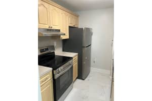 7125 Nw 186th St B408, Hialeah