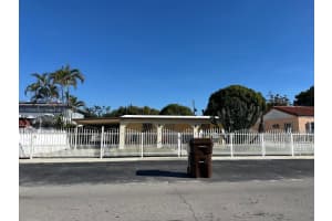 261 E 37th St, Hialeah