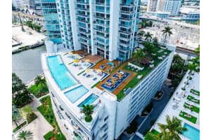 92 Sw 3rd St 1410, Miami