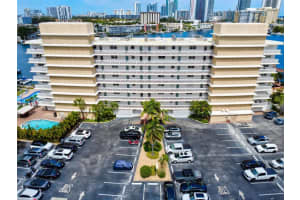 410 Golden Isles Dr 603, Hallandale Beach