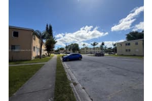 417 Nw 84th St 417, Miami