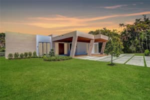 8787 Sw 107th St, Miami
