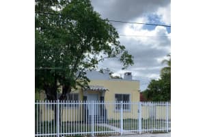 288 Nw 58th St, Miami