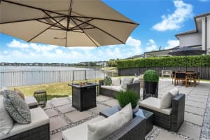 8823 Nw 155th Ter, Miami Lakes