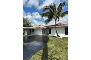 2255 Ne 207th St, Miami