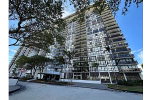 600 Ne 36th St 401, Miami