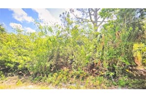 172 Labra Rd Sw, Palm Bay