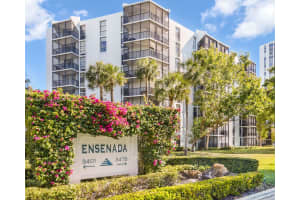 3475 N Country Club Dr 818, Aventura
