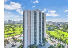 20301 W Country Club Dr 2622, Aventura
