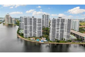 3600 Mystic Pointe Dr 1210, Aventura