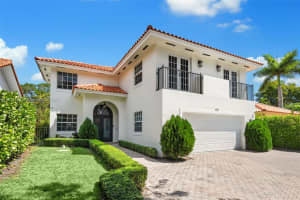 911 Sw 57th Ave 911, Coral Gables