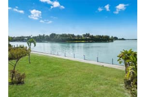 9224 Bay Dr, Surfside